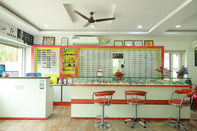 Sarojana Eye Hospital photo 4
