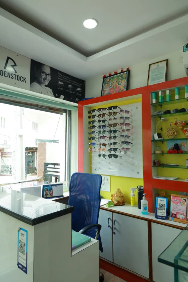 Sarojana Eye Hospital photo 8
